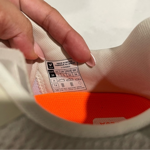 VEJA Dekkan Sneakers - Neutral White - Picture 9 of 9